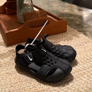 Nike sandals boys size 8c